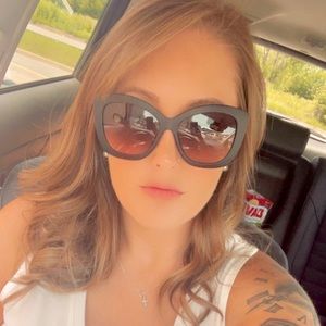 Meet your Posher, Candace